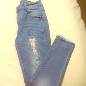 Distressed skinny jeans